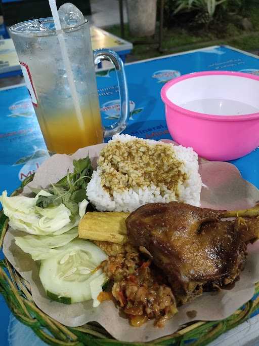 Sentra Wisata Kuliner Bratang Binangun 2