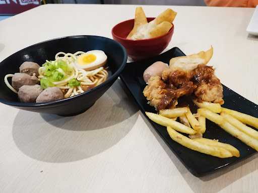 Aichi. Warung Ramen 10