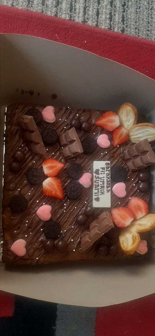 Alif Cake & Dessert 7