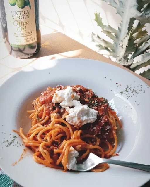 Pasta Delli, Gunung Anyar 4