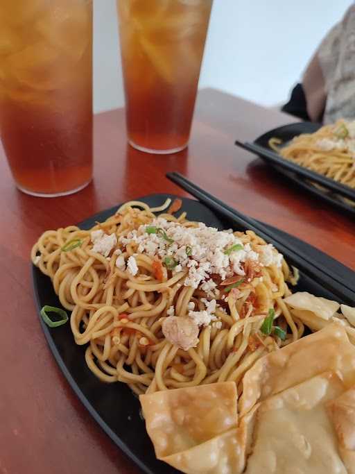 Mie Macho Mie Level & Dimsum 4