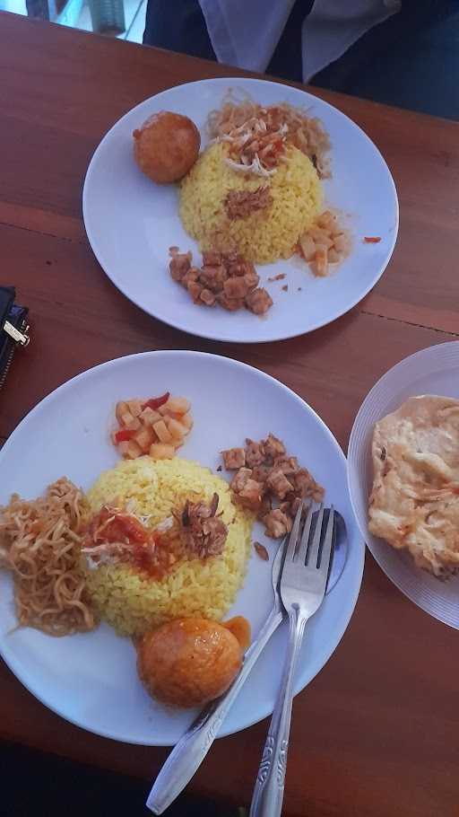 Nasi Uduk & Lontong Opor Bu Antie 6