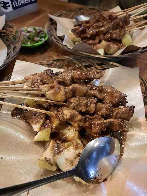 Sate Saffir 4