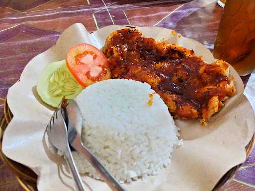 Warung Makan Legendaris Pak Matori 7