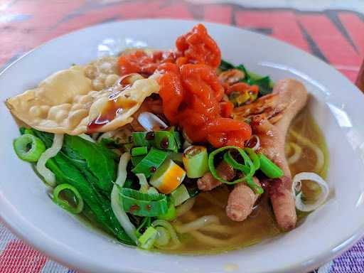 Warung Makan Merdeka (Bakso Sapi Dan Mie Ayam Ceker) 8