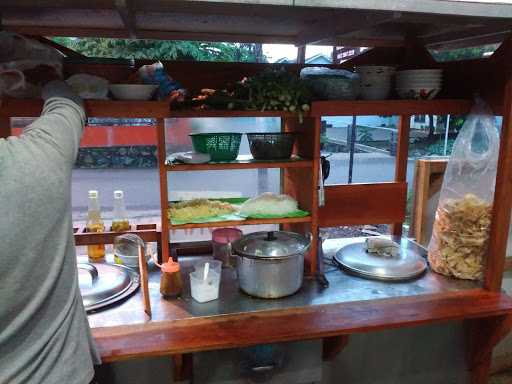 Warung Makan Merdeka (Bakso Sapi Dan Mie Ayam Ceker) 1