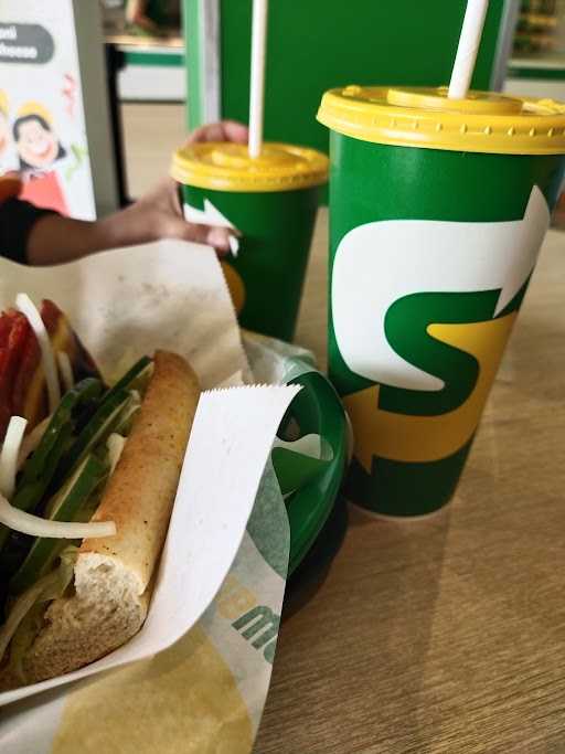 Subway - Kota Wisata 10