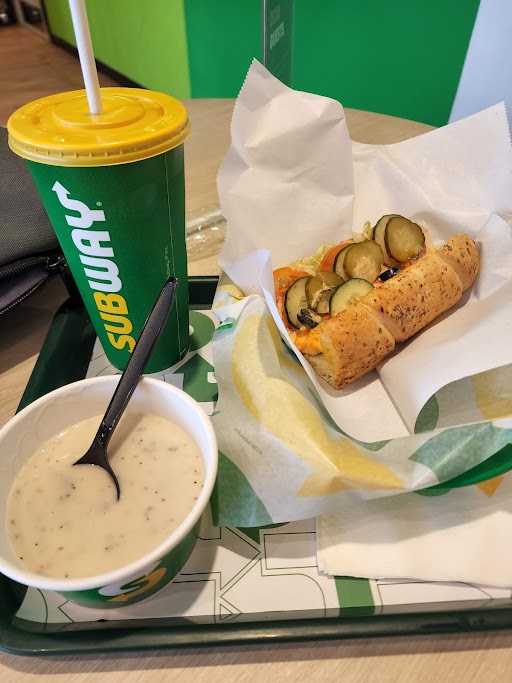 Subway - Kota Wisata 4