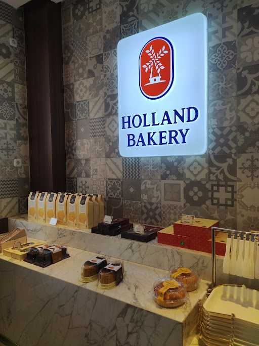 Holland Bakery Villa Nusa Indah 4