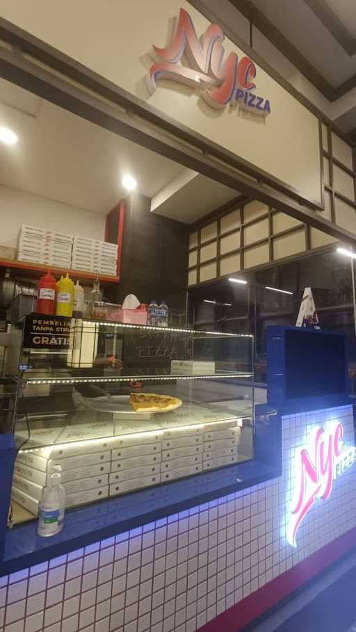 Nyc Pizza Cibubur 8