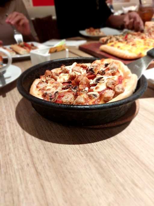 Pizza Hut Restoran 1