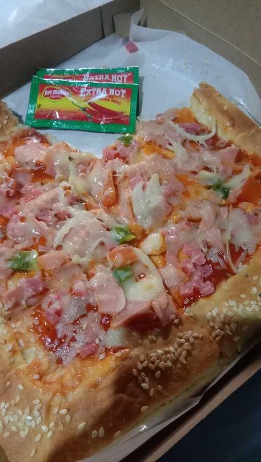 Waroenk Pizza Cikeas 3