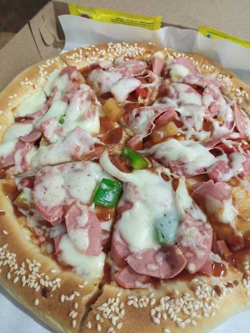 Waroenk Pizza Cikeas 10