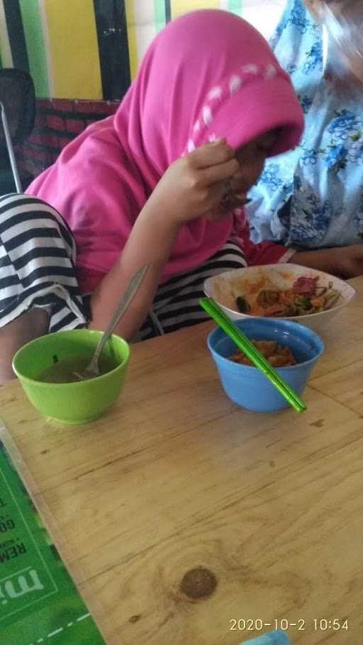 Kedai Mie Hijau Mahza 4