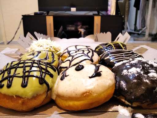 Kedai Pizza & Donut Bomboloni Sesela 8