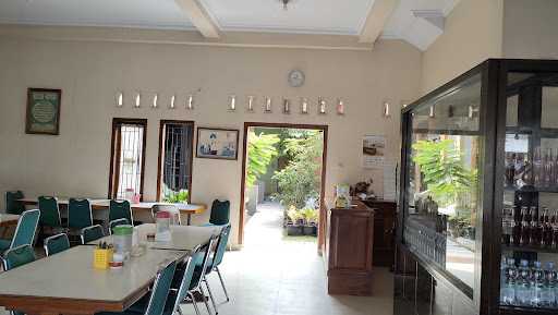 Rumah Makan Takana Juo 5