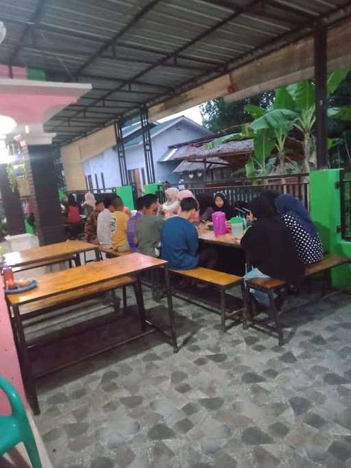 Angkringan Cafe & Resto Mbak Yeyen 3