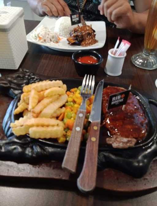 Rib House Grage City Mall 1