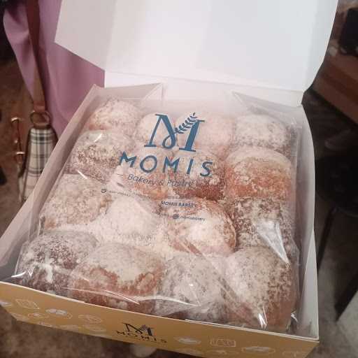 Momis Bakery Foursunday 2