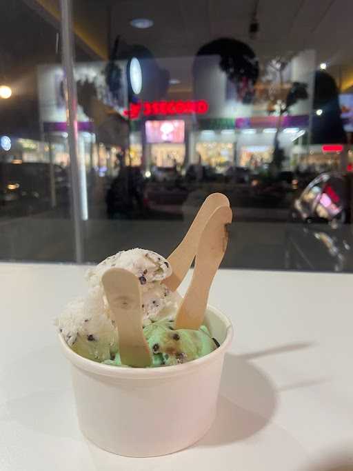 Pesca Gelato Station Bandung 2