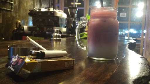 Iron Pipes Coffe & Resto 9