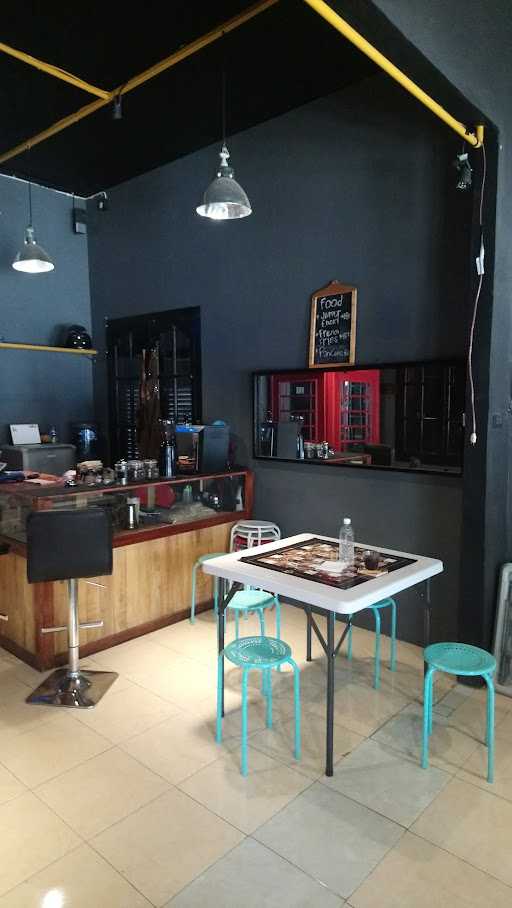 Tujuh Dulur Cafe 8