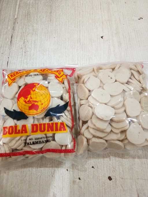 Toko Kerupuk/Kemplang Bola Dunia 8