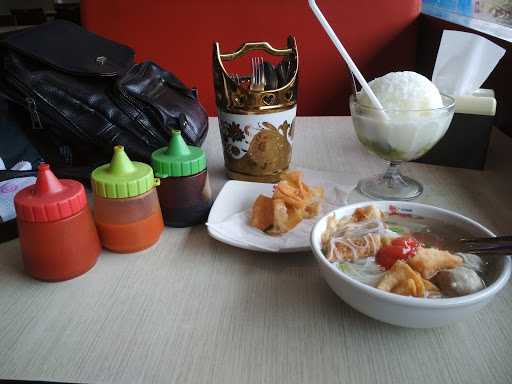 Bakmi Naga Resto - Komplek International Plaza Palembang 1