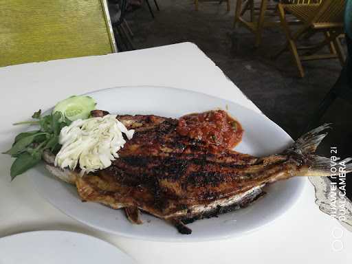 Ikan & Ayam Bakar Joglo 6