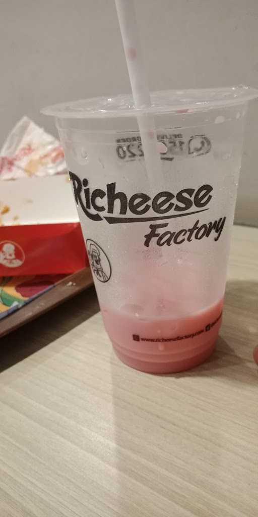 Richeese Factory Abdul Rozak 6