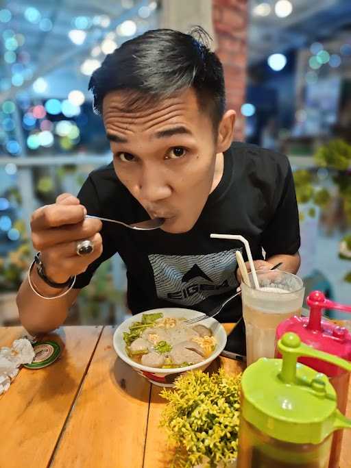 Waroeng Bakso Mbak Uus 8