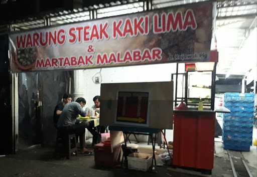 Warung Steak Kaki Lima & Martabak Malabar Ma' Dhie 7