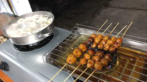 Bakso Bakar Mahkota, Pangsit Chili Oil & Es Teh Jumbo “Lambe Tonggo” 2