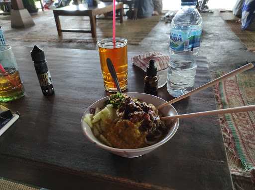 Mie Ayam Tanpa Nama Bendungan Tegal 8