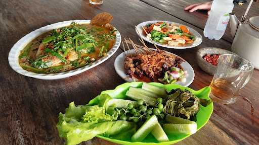 Rumah Makan Saung Ranggon 8