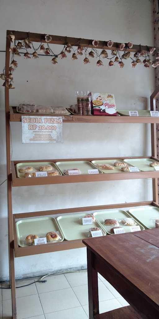 Rumah Roti Bakery & Cake 7