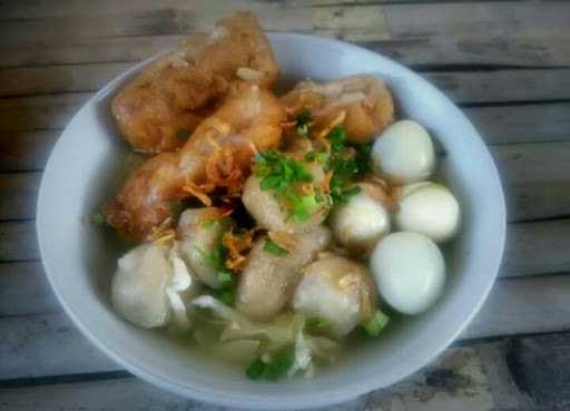 Warung Bakso Cilok Kak Emmah 4