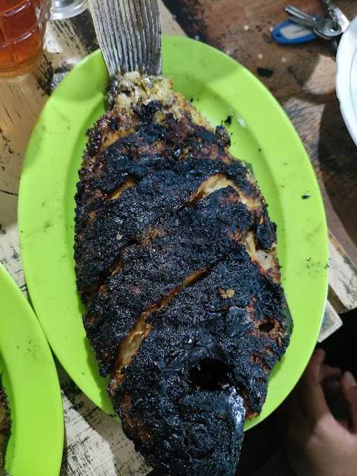 Warung Lesehan Ikan Bakar Ayu 3