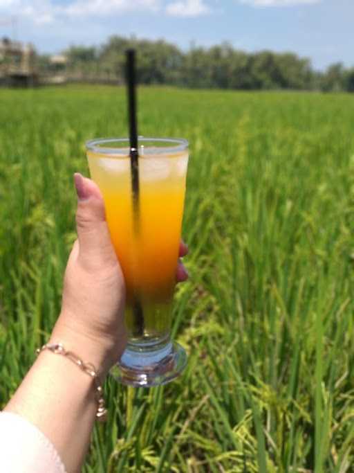 Kafe Sawah Dewi Sri 1