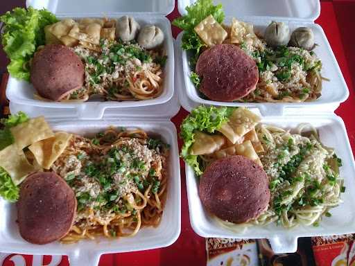 Bakso Kotak & Mie Ayam Solo 9