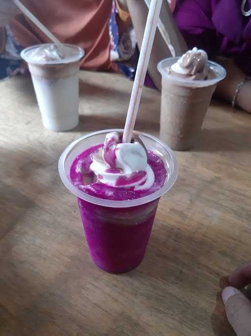 Taman Jus & Ice Cream 8