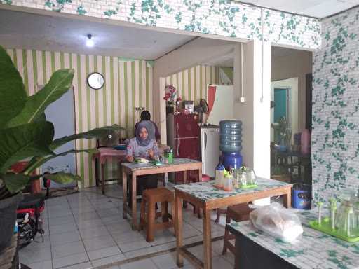 Warung Nasi Nenek Yani 8