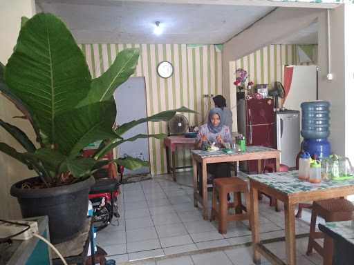 Warung Nasi Nenek Yani 9