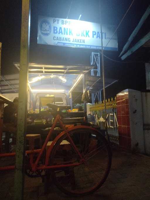 Angkringan Jaken Mbah Jenggot 5