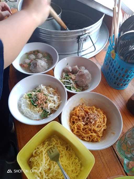 Kedai Bakso Nr Quya 10