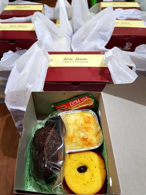 Jamjoom Cakes & Foods 9