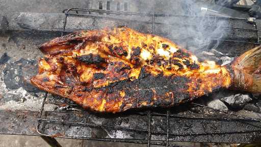 Warung Tores Ayam Bakar 1