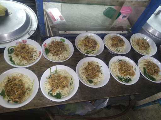 Mie Ayam & Bakso Mbak Rus Adiroso 8