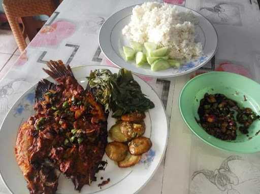 Rumah Makan Padang Tampunik Jaya 4