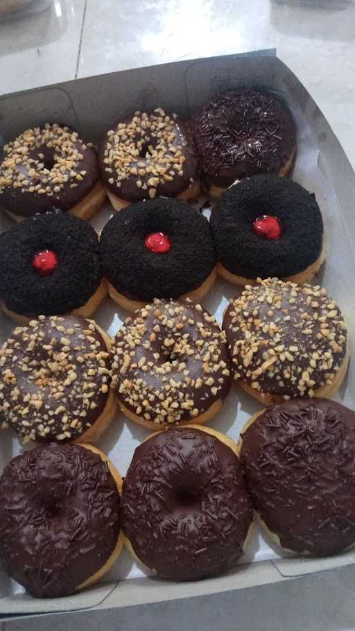 Yulia Donut Cake& Cokies 6